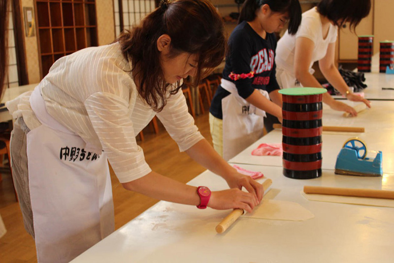 うどん打ち体験！中野うどん学校